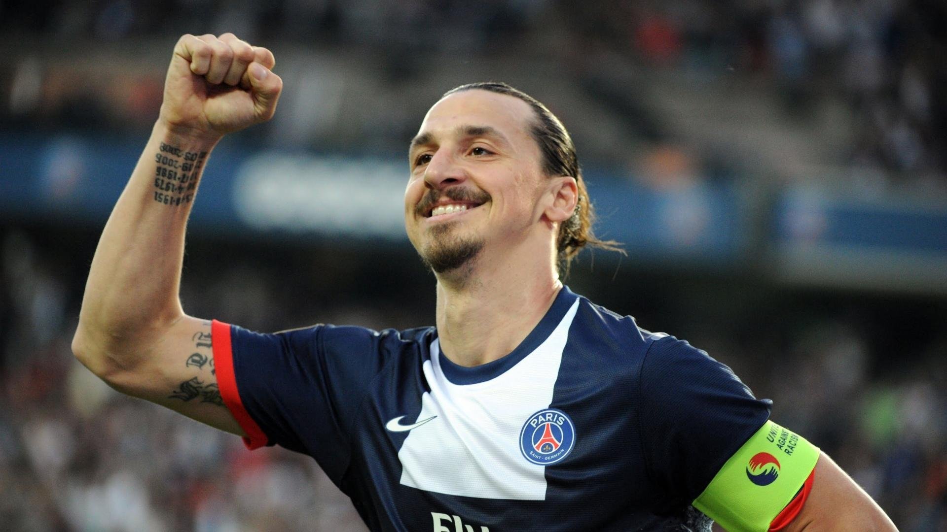 史上最“硬核”篮下争夺战：斯托亚科维奇在抢篮板时的拼搏让人敬佩！