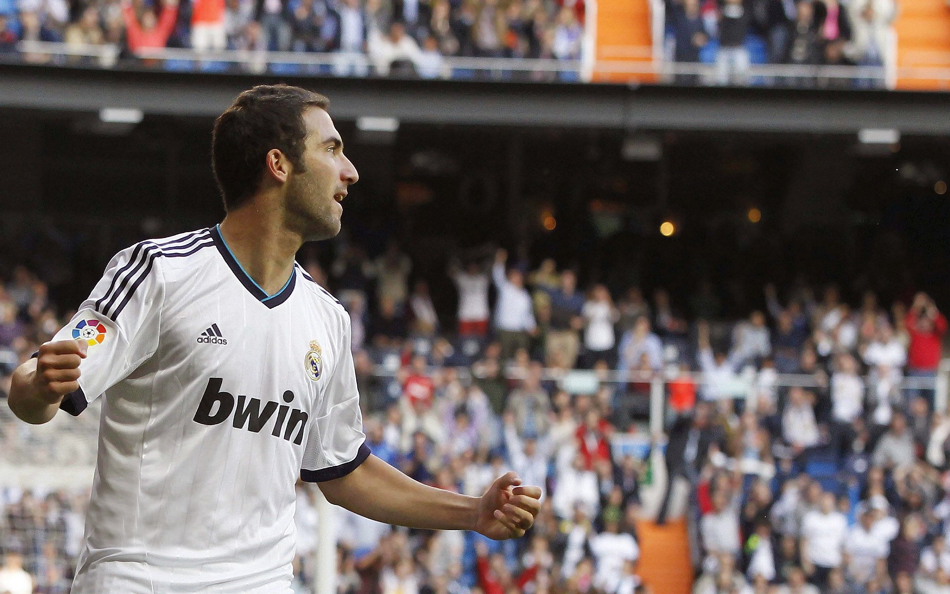 爱游互娱游戏官网-西班牙骑手何塞·玛丽亚·拉罗卡在比利时布鲁塞尔Stephex Masters大奖赛中夺得冠军，成为50年来首位获此殊荣的西班牙骑手。